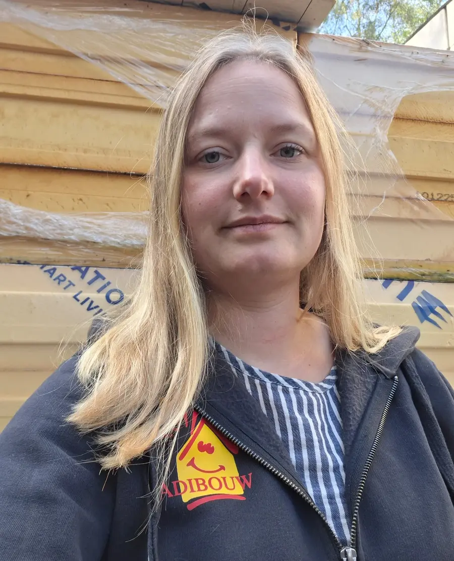 Lore, werfleidster bij Hadibouw, op de werf
